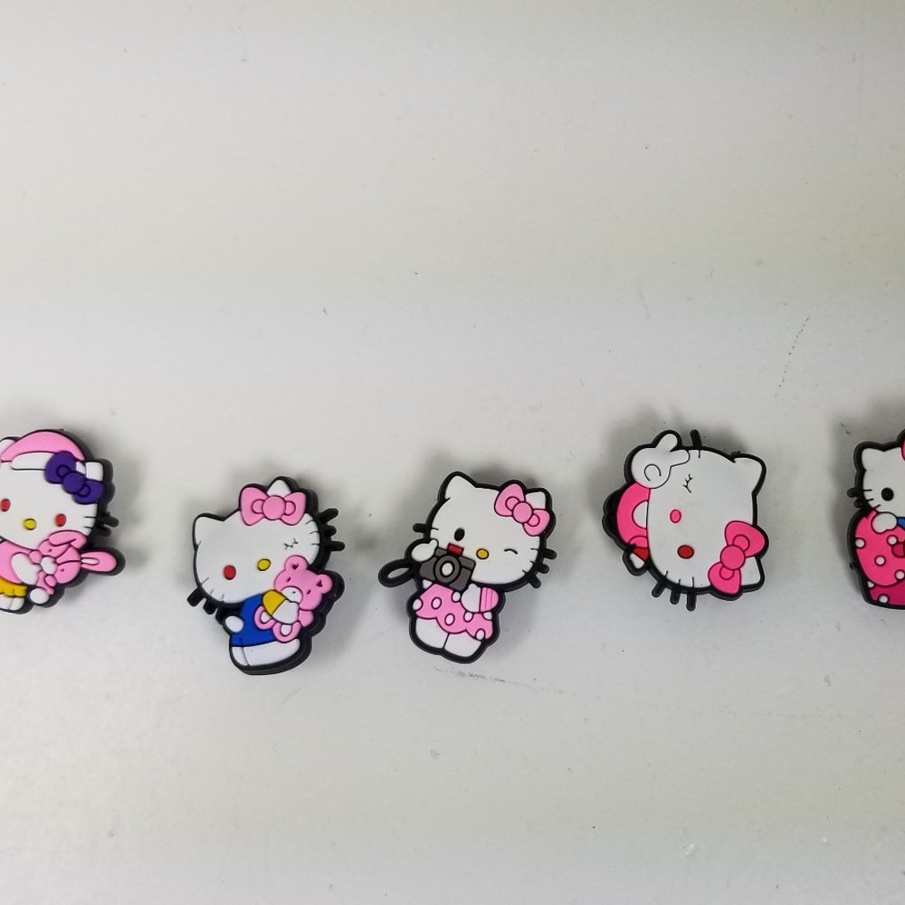 Set of 5 Hello Kitty crock buttons
